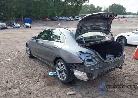 2018 Mercedes-Benz C 300 из США, поврежденный, VIN 55SWF4JB2JU248297